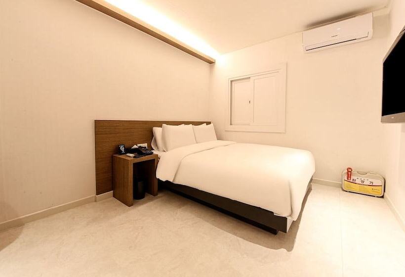 Номер Deluxe, Busan Seomyeon Business Hotel J7