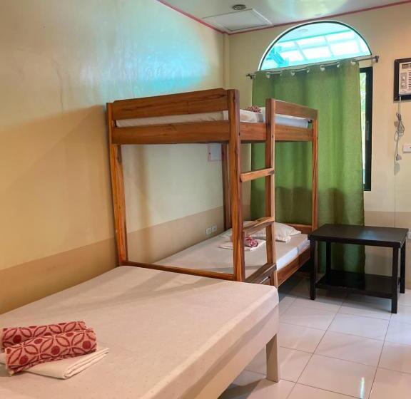 4인용 스탠다드 룸, Austrias Guest House