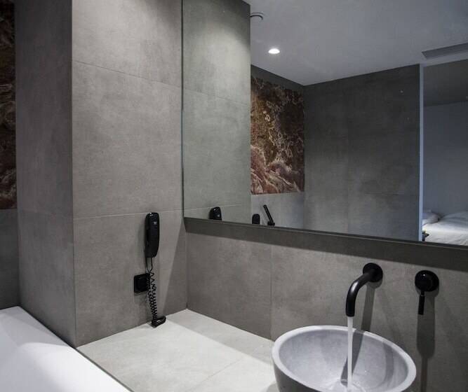 패밀리 룸, Art Suites Korai