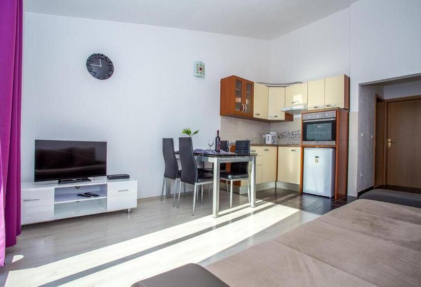 شقة غرفة واحدة, Apartments Marija