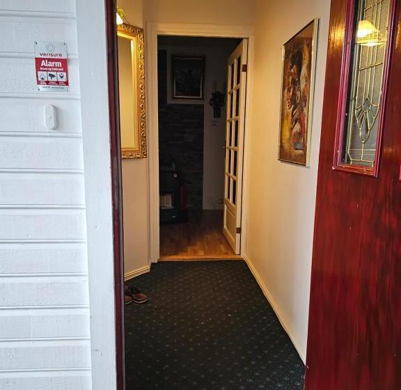 家庭间, Guest House Karmøy