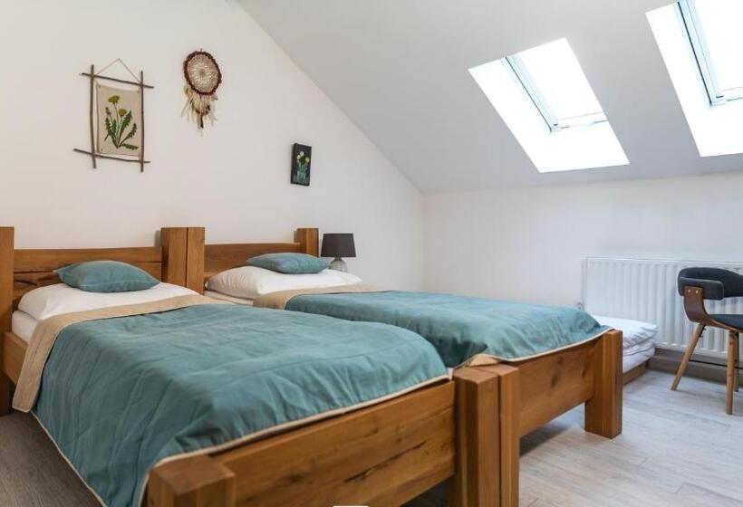 Standard Triple Room, Burina Residence