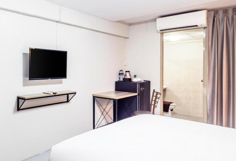 Номер Стандарт, Livotel Express Hotel Ramkhamhaeng 50 Bangkok   No Parking