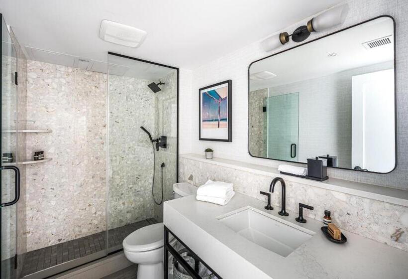 Люкс Deluxe 2 Спальни, Gurney's Montauk Resort & Seawater Spa
