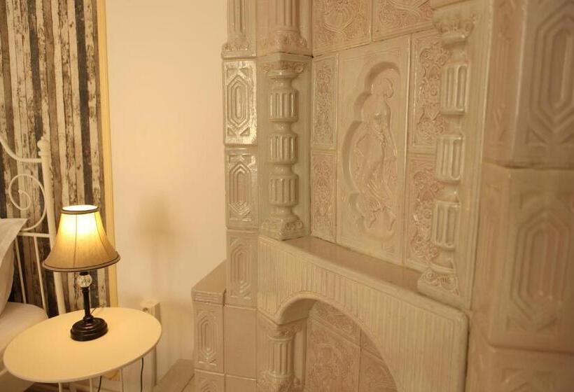 غرفة عائلية, Casa Cu Usi   House Of Doors