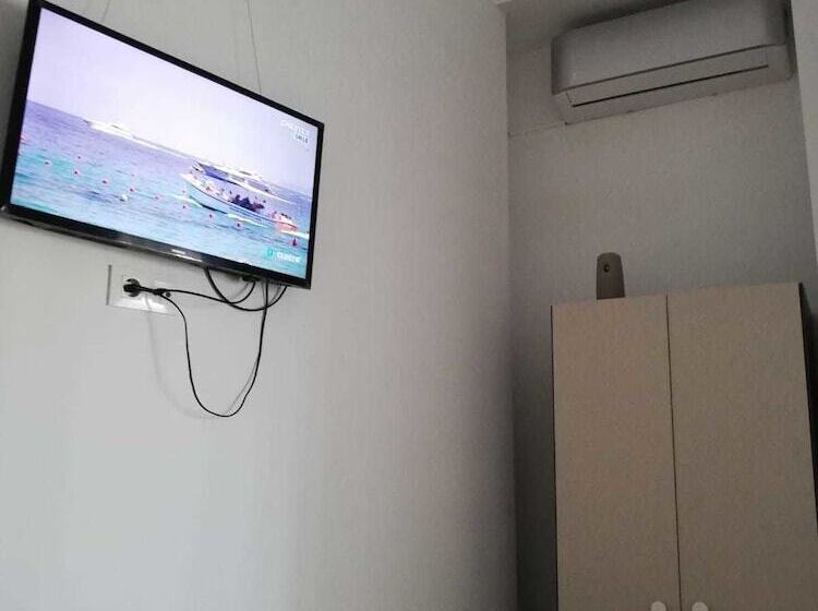 Номер Стандарт Четырехместный Совместный Санузел, Cabo De Palos Rooms