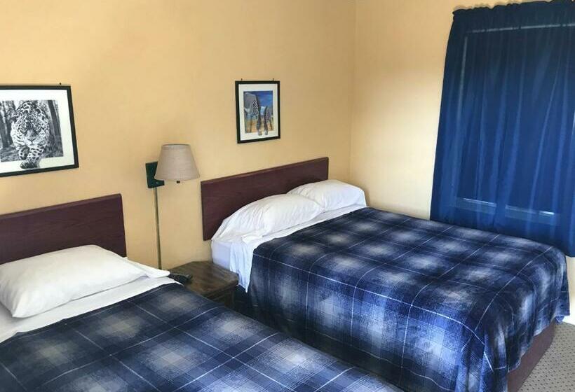 Номер Стандарт, Highland Court Motel