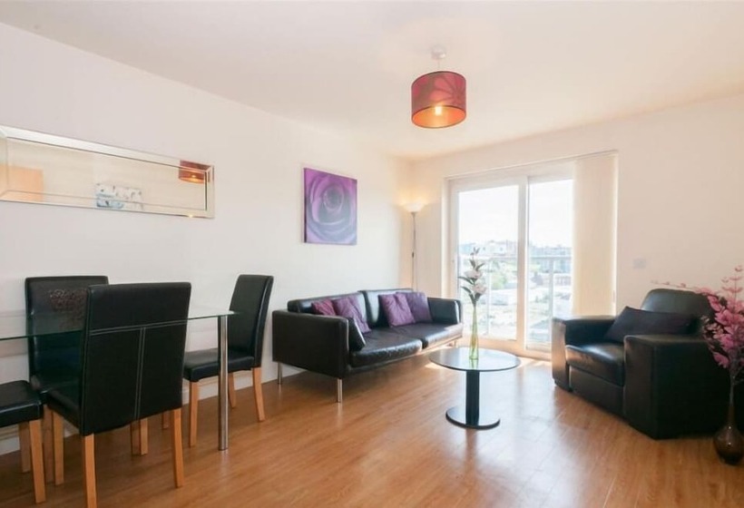 2-Bedroom Classic Apartment, Letsby At Home   Cypress Point
