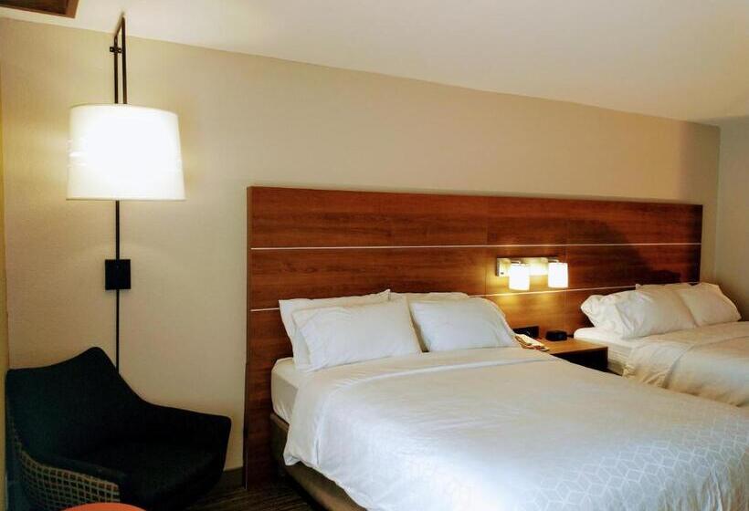 스탠다드 룸, Holiday Inn Express Hotel & Suites Madison, An Ihg