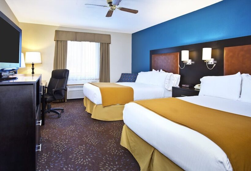 Номер Стандарт 2 Двуспальные Кровати, Holiday Inn Express Mackinaw City, An Ihg
