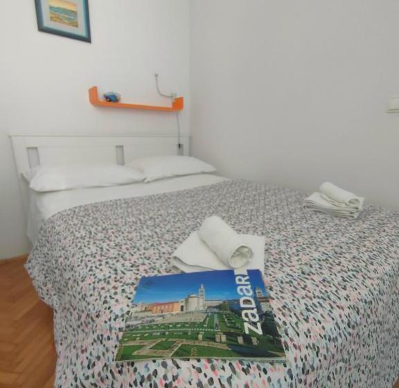 استودیوی استاندارد, The Nice Dreams Studio Apartment