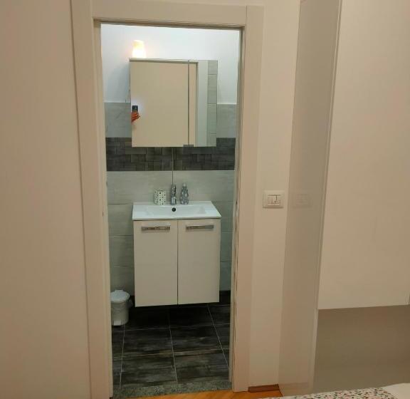 استودیوی استاندارد, The Nice Dreams Studio Apartment