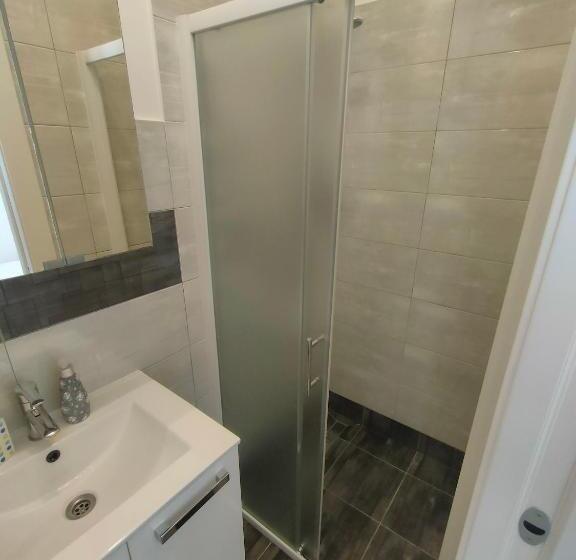 استودیوی استاندارد, The Nice Dreams Studio Apartment