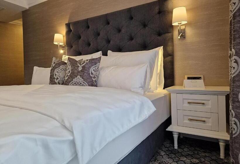 Номер Deluxe Кровать Кинг, Boutique Hotel Bora & Villas Garamm