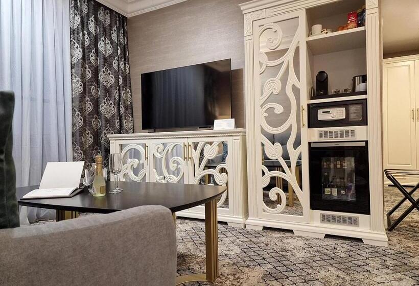 Люкс Кровать Кинг, Boutique Hotel Bora & Villas Garamm