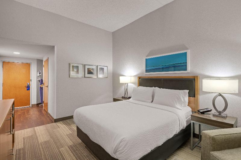 Номер Стандарт Адаптированный для Инвалидов, Holiday Inn Express Hershey Harrisburg Area, An Ihg