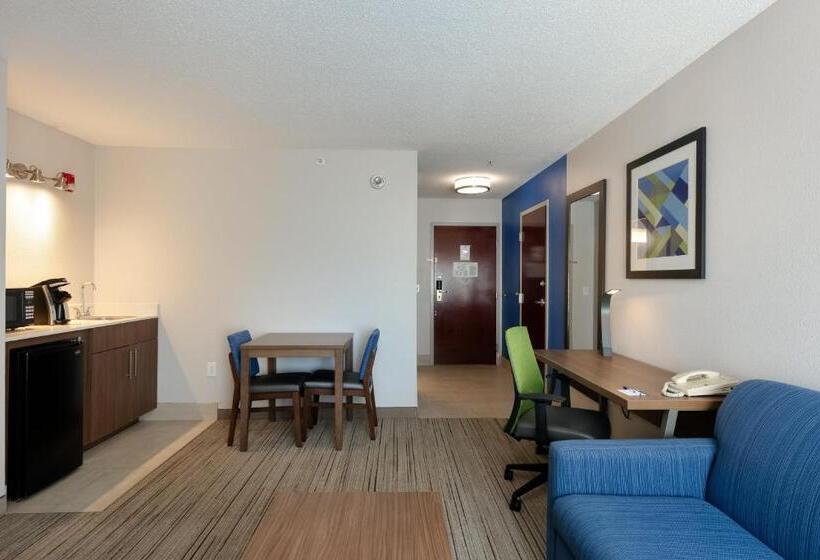 מיטת קינג בסוויטה, Holiday Inn Express & Suites Milton East I 10, An Ihg