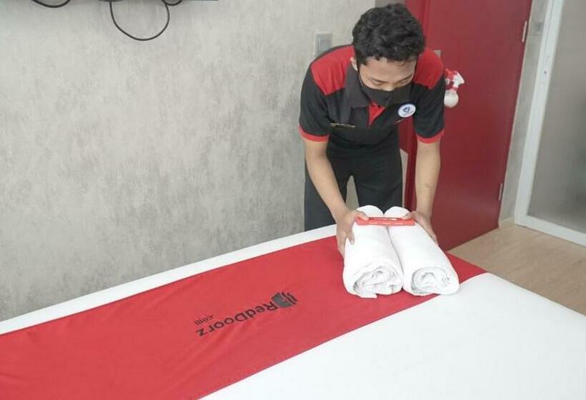 Номер Стандарт, Reddoorz Syariah Plus Near Trans Studio Cibubur
