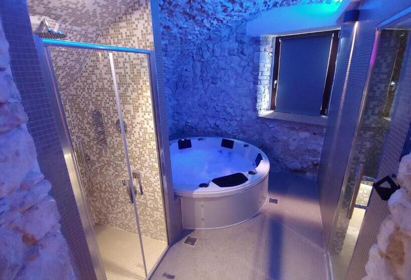 Номер Deluxe, Castello Di Fagnano  Albergo Diffuso & Spa