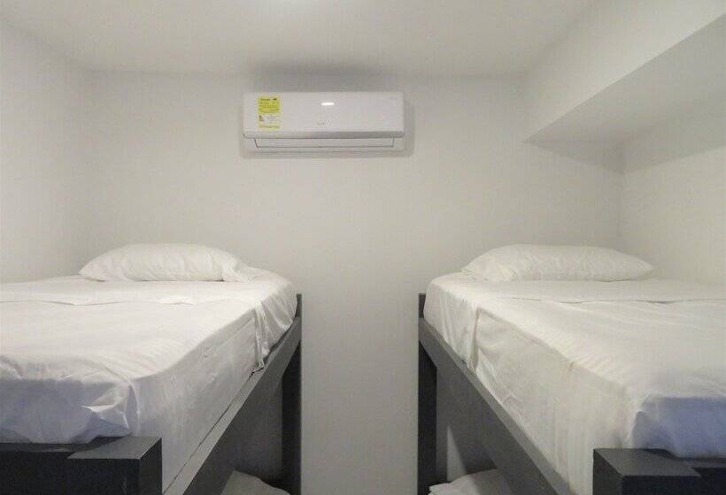 Кровать в Общей Комнате, San Jacinto Hostel