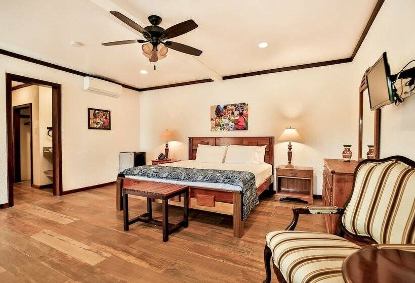 اتاق استاندارد, Falling Leaves Lodge