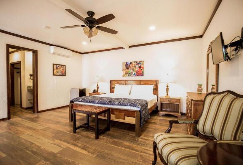 اتاق اکونومی, Falling Leaves Lodge