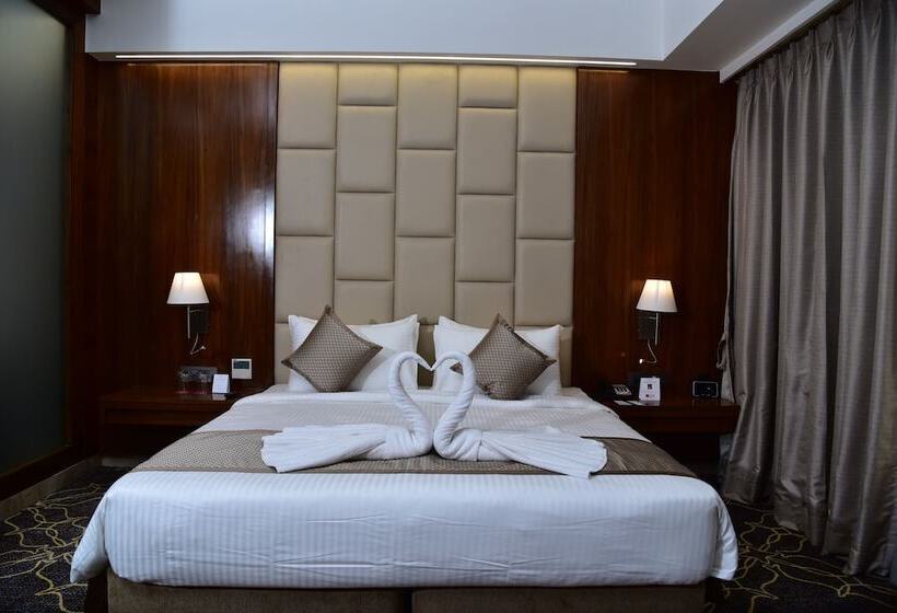 이그제큐티브 룸, Ramada By Wyndham Gandhidham Shinay