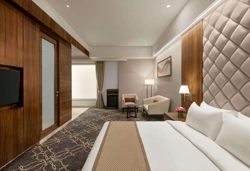 Номер Executive, Ramada By Wyndham Gandhidham Shinay