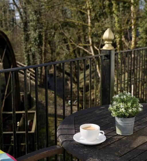 Номер Deluxe с Балконом, The Little Mill Inn