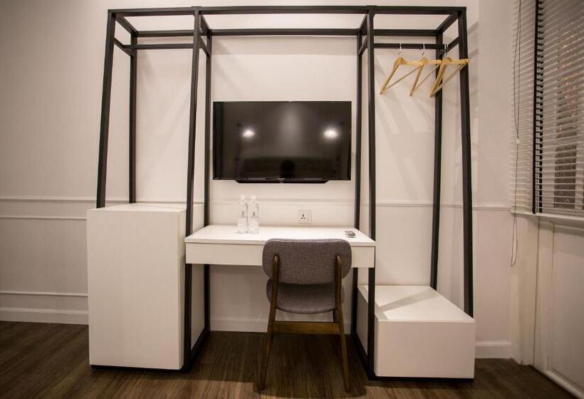 חדר דלוקס, The Southern Boutique