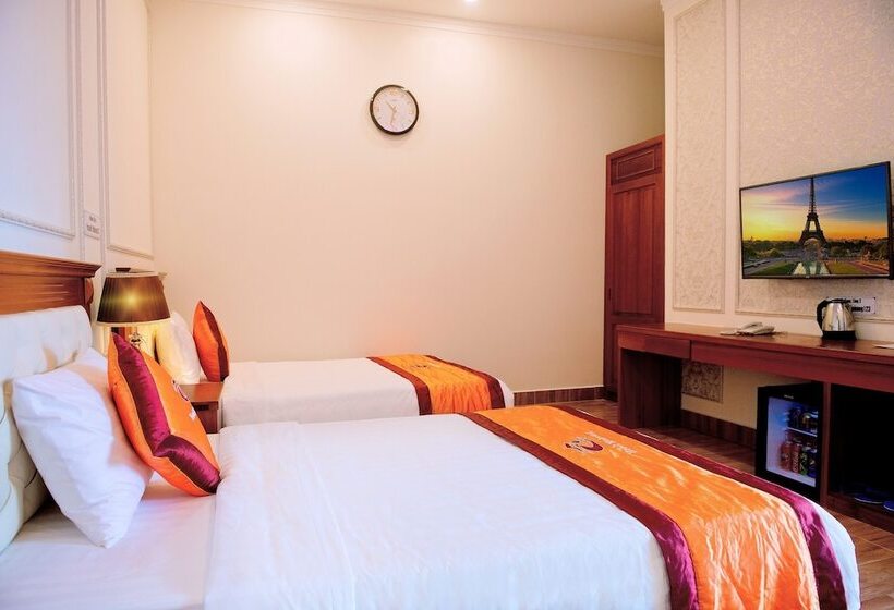 اتاق لوکس سه تخته, Mekong Gia Lai Hotel   Me Kong Pleiku