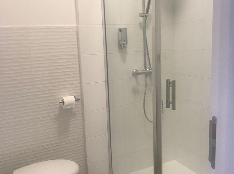 Семейный Номер, Moodz Hotel Vienne