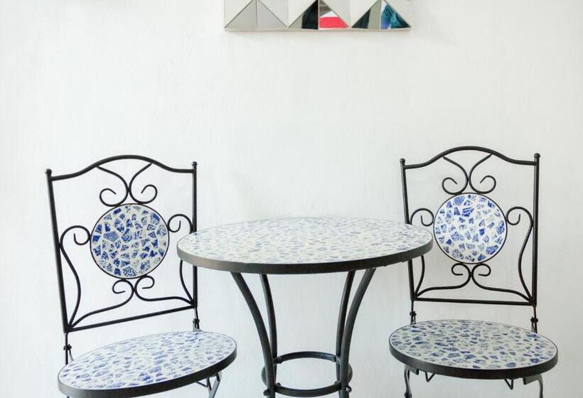 اتاق لوکس, Casa Ariana