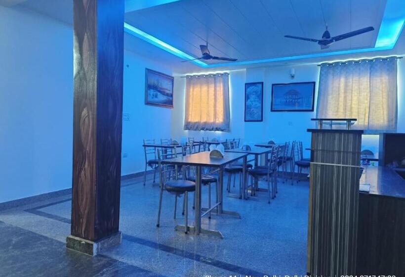 디럭스 룸 킹사이즈 침대, Jet Fox By Aero View Hotel, Delhi Airport
