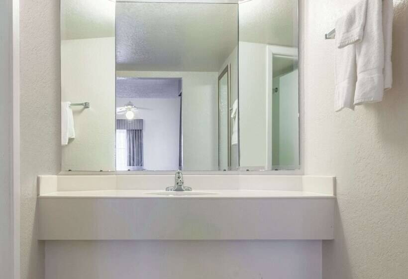 Номер Deluxe, La Quinta Inn By Wyndham New Orleans West Bank / Gretna