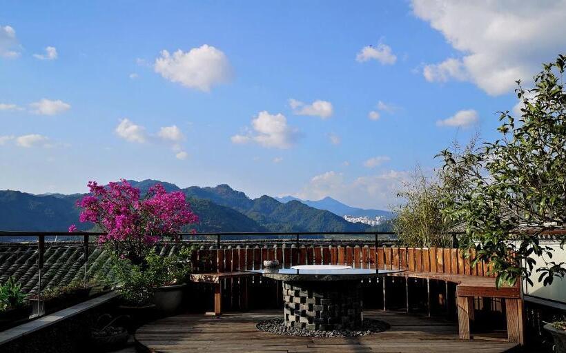 Номер Стандарт Вид на Сад, Floral Tengchong Mountain Residence