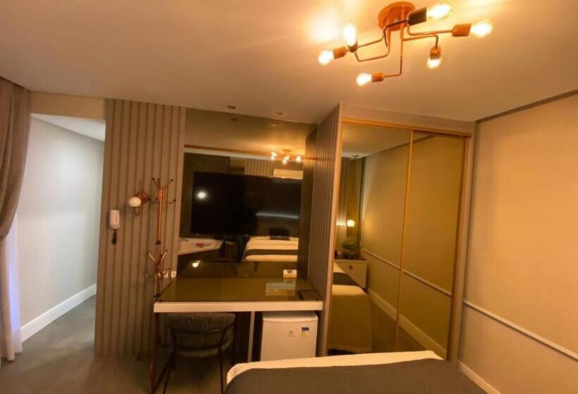 スタンダードスタジオ, Pousada Bella Casa