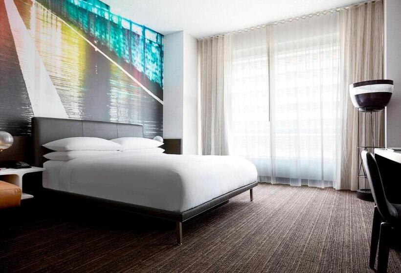 キングサイズベッドのスタンダードルーム, New York Marriott At The Brooklyn Bridge