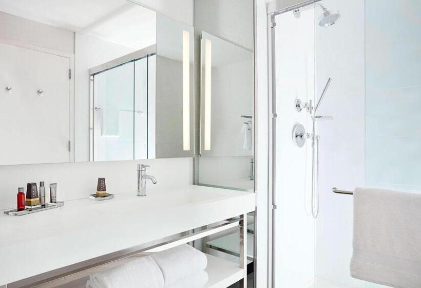 キングサイズベッド、ビュー付きデラックスルーム, New York Marriott At The Brooklyn Bridge
