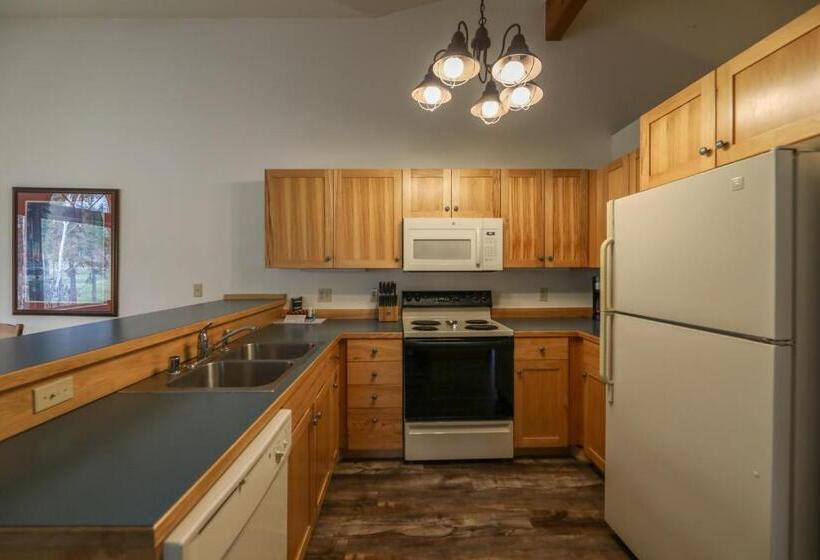 Апартаменты 1 Спальня, Meadow Lake Resort & Condos