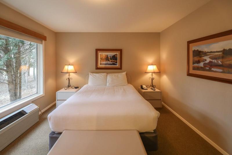 Апартаменты 1 Спальня, Meadow Lake Resort & Condos