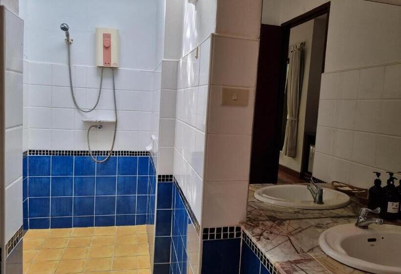 Номер Deluxe с Балконом, Samui Honey Backpacker Bungalow