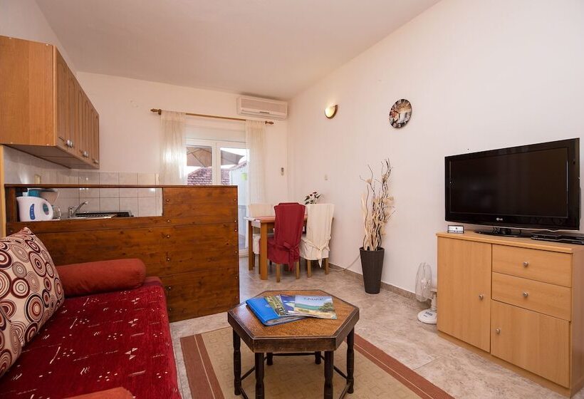 آپارتمان اکونومی 1 خوابه, Apartments & Rooms Tea