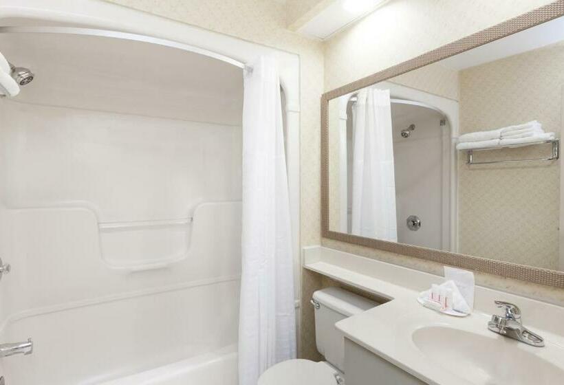 Стандартный Номер Кровать Кинг, Days Inn By Wyndham Utica