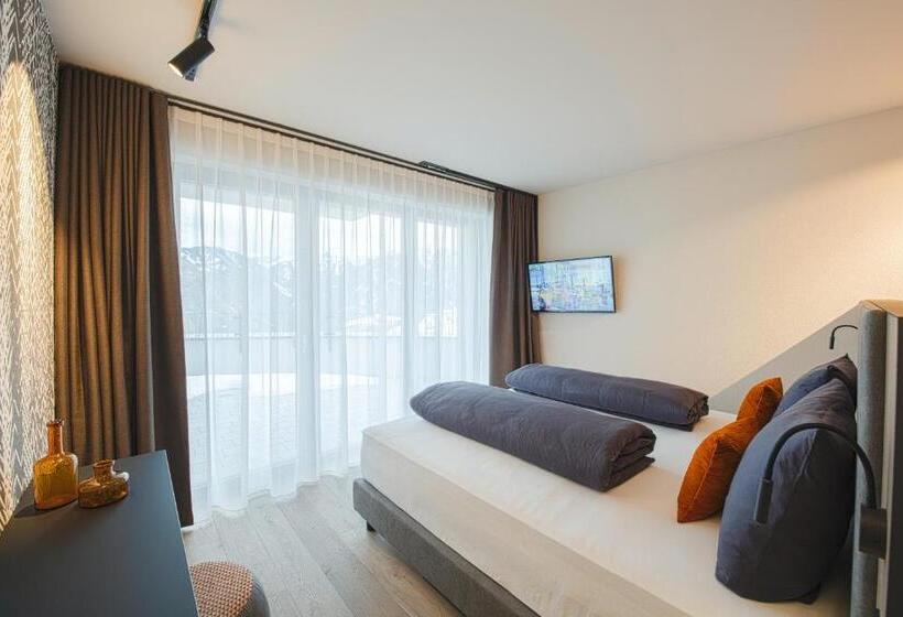 Family Suite, Nagalu