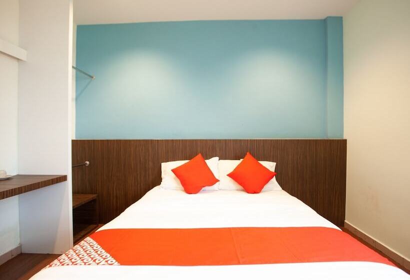 デラックスルーム, Space Hotel By Oyo Rooms