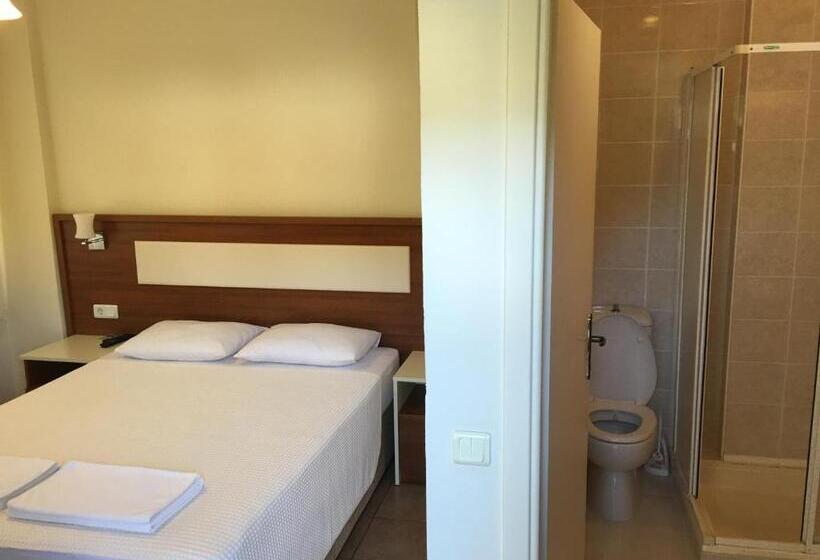 Номер Стандарт Вид на Бассейн, Görkem Apart Otel