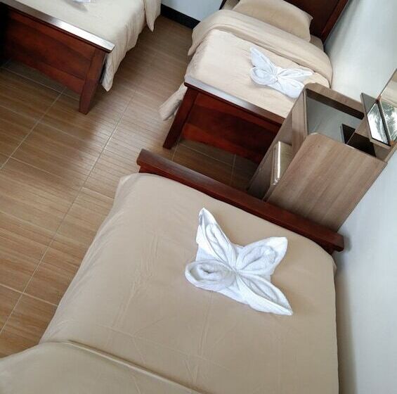 Standardrum, Tatay Seseng S Apartment