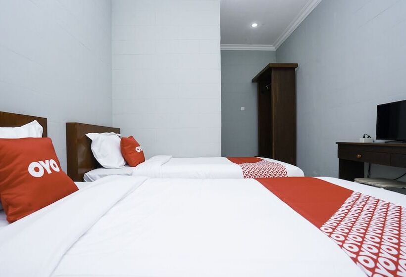 חדר סטנדרט, Reddoorz Plus Syariah At Lotus Hotel Bojonegoro