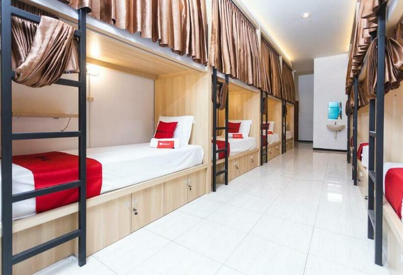 تختخواب در اتاق مشترک, Reddoorz Hostel @ Malang City Center 2
